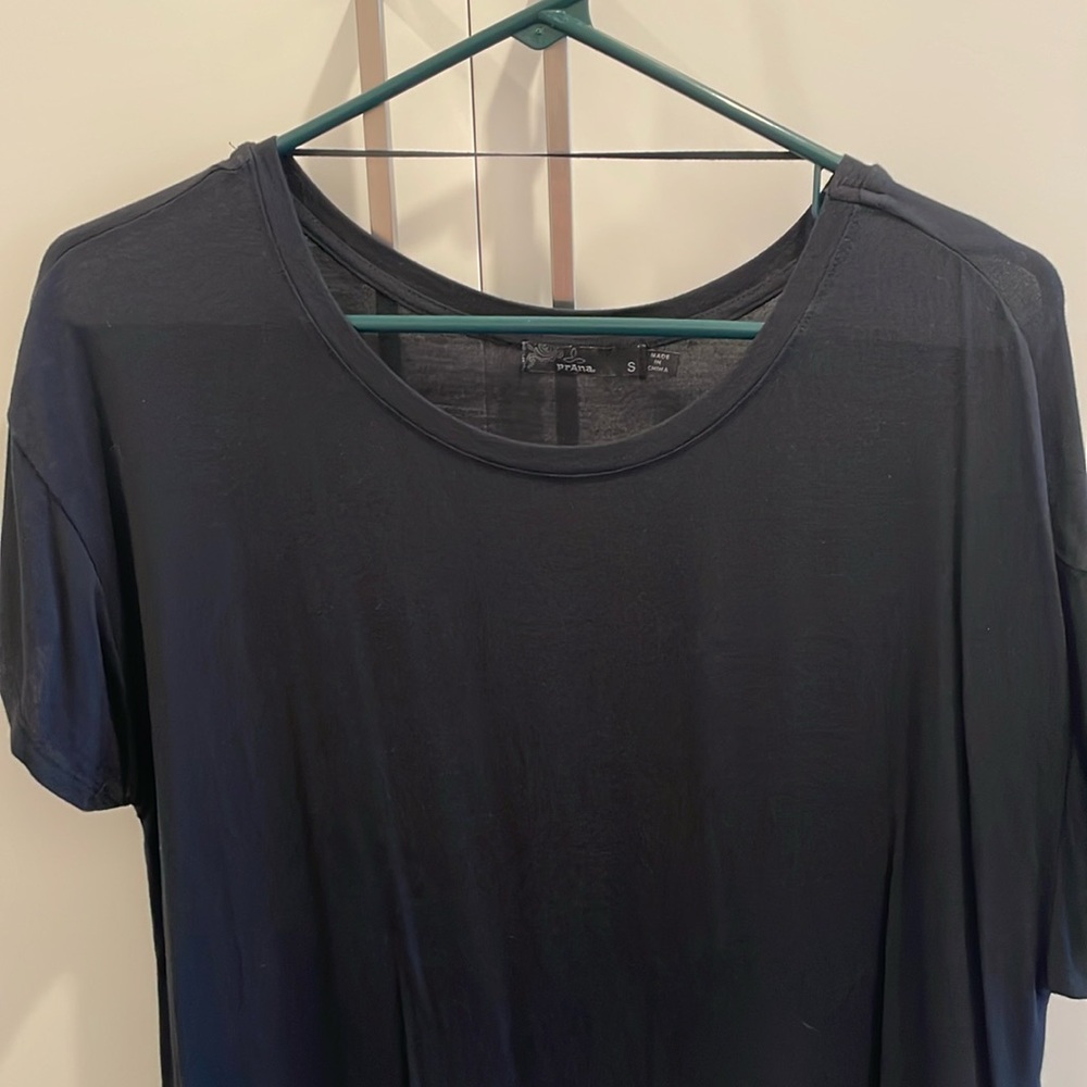Prana black tee